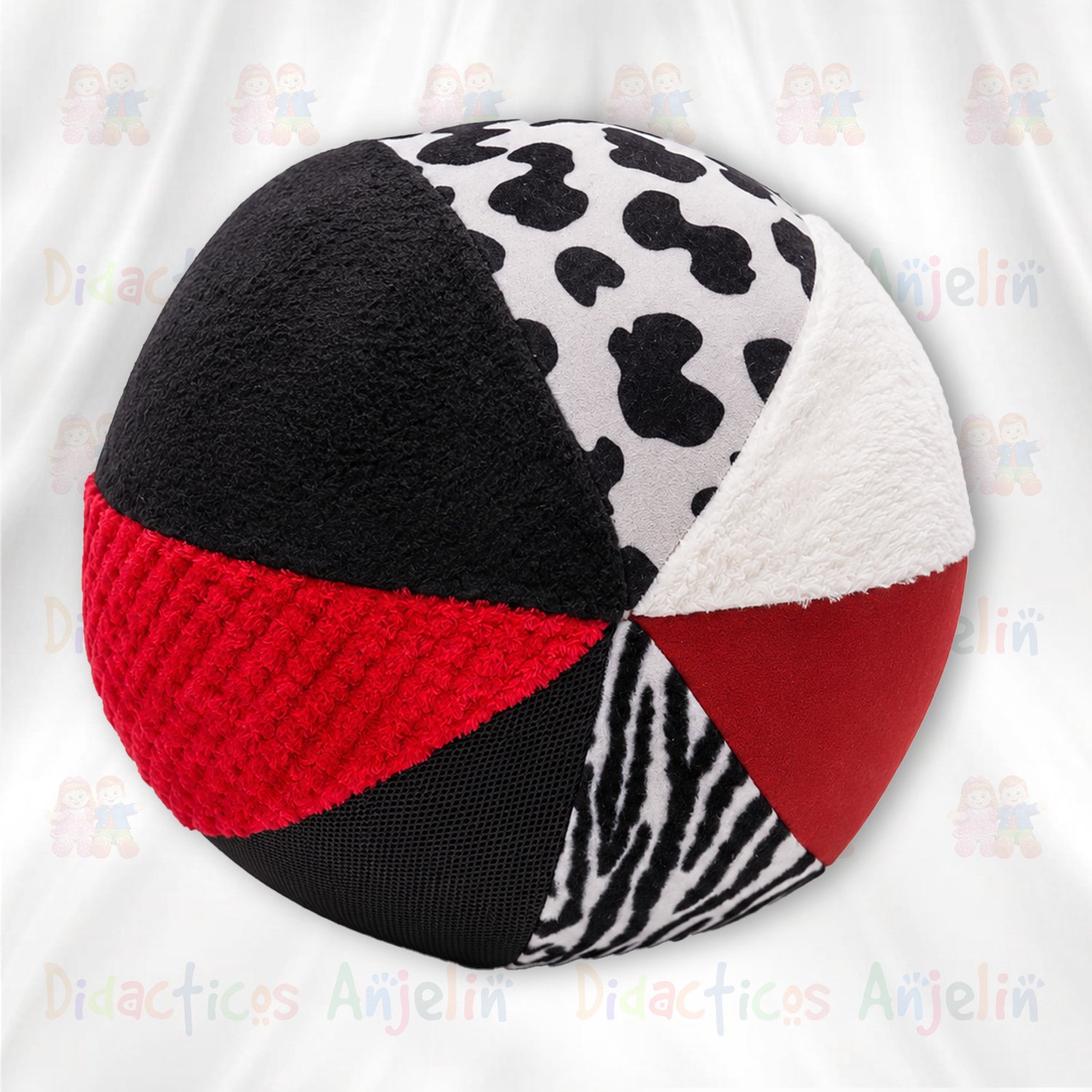 Pelota sensorial para bebés con diferentes texturas textiles y estampados en blanco, negro y rojo para estimulación temprana