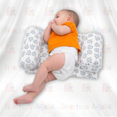 Cojín antivuelco para bebé con soporte lateral acolchado para brindar estabilidad y comodidad durante el descanso.