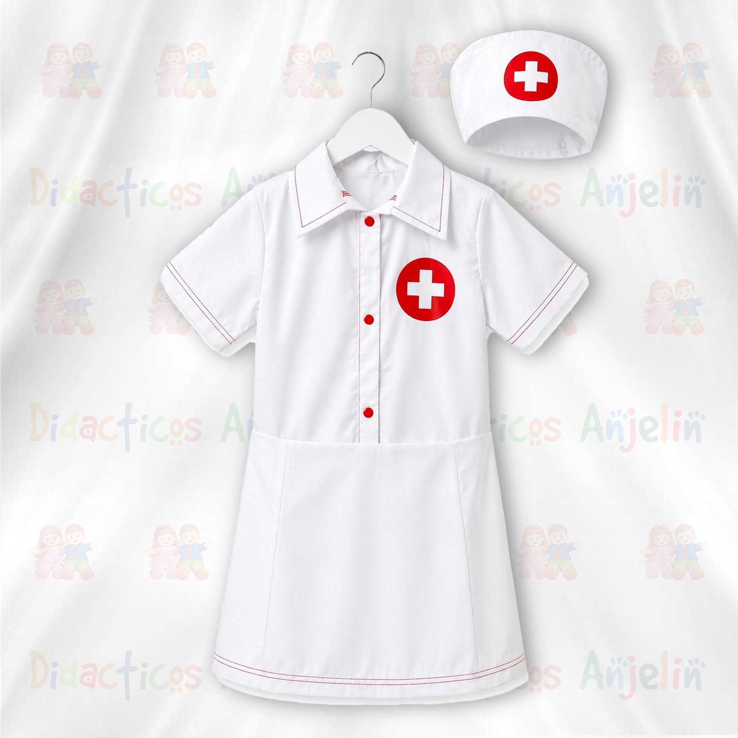 Disfraz de enfermera para niña colgado en gancho, uniforme médico infantil rosado hecho a mano fondo blanco