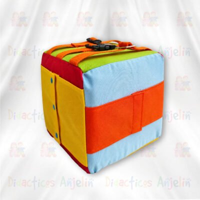Cubo didáctico de tela para bebés, juguete sensorial con broches, cierres y actividades de motricidad fina, ideal para estimulación temprana.