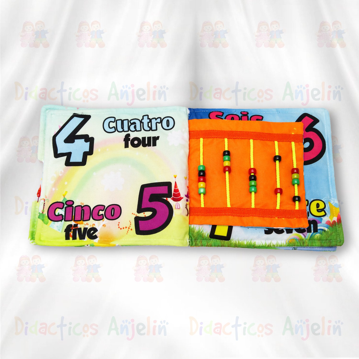Libro interactivo de tela con números 4 y 5, incluye actividad con cuentas deslizables para desarrollar motricidad fina y aprendizaje matemático en niños.